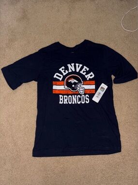 NFL Womena Broncos T shirt